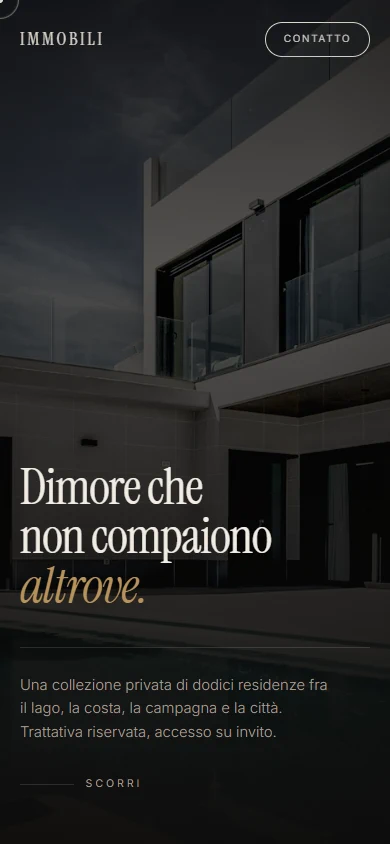 Immobili visto dal telefono: la stessa villa con la scritta Scopri il Lusso